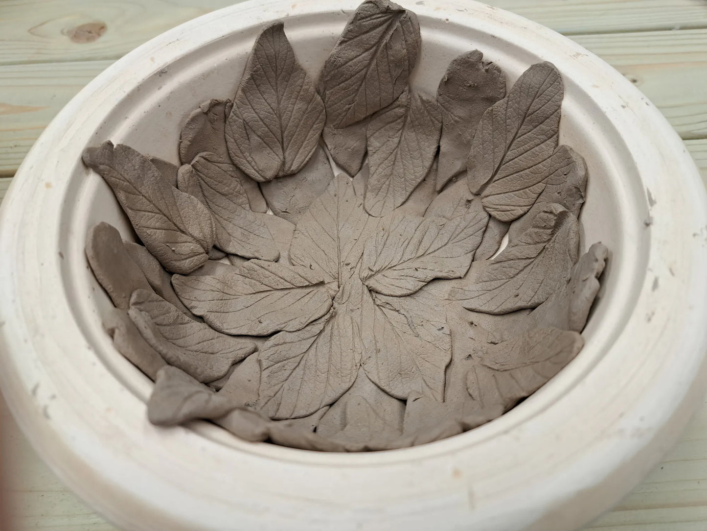 Clay crafts can be created during workshops at Carey’s, handmade pottery and sculpted pieces, offering a creative and hands-on experience in a nature-inspired setting